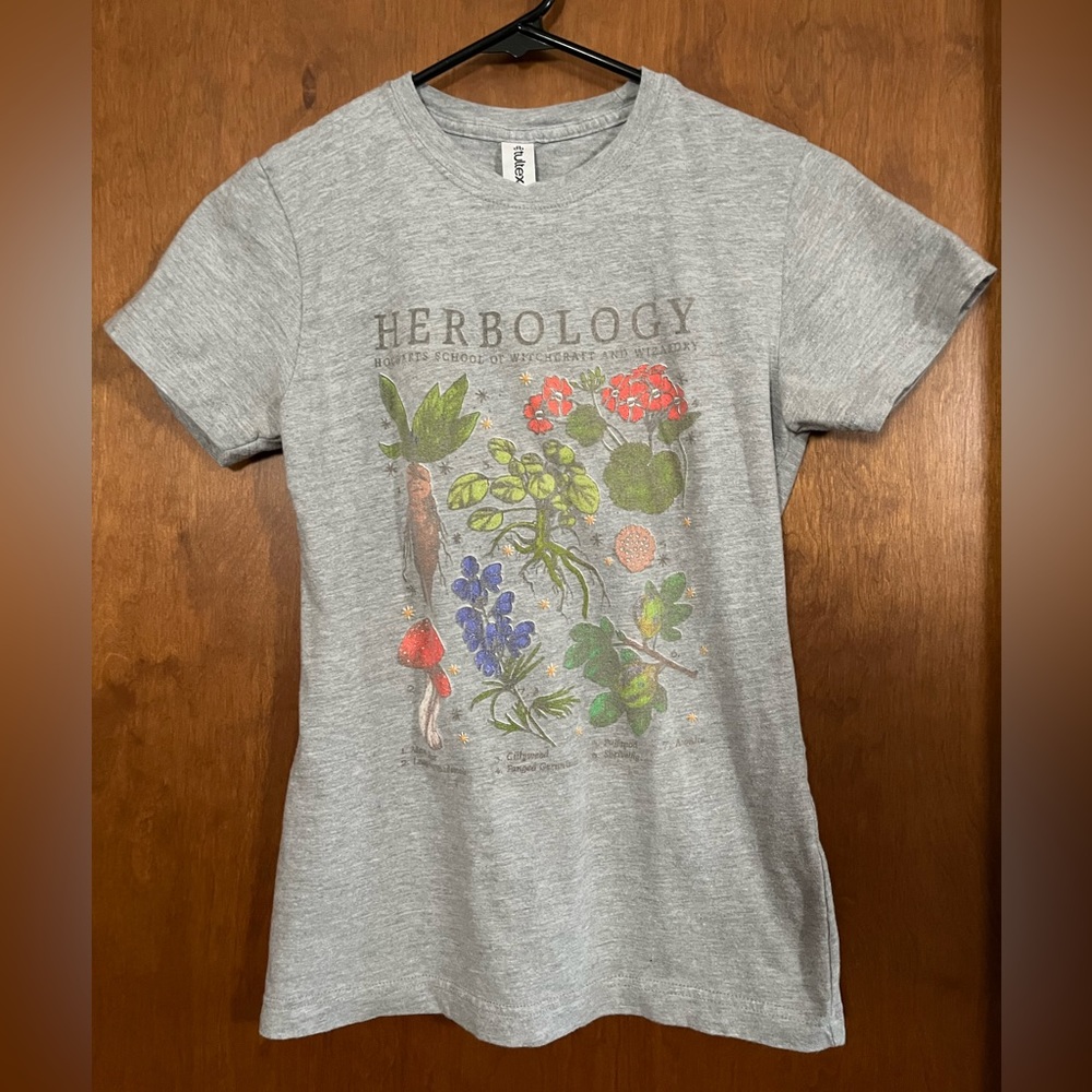 💗 5/$10 - Harry Potter Herbology Tee Shirt